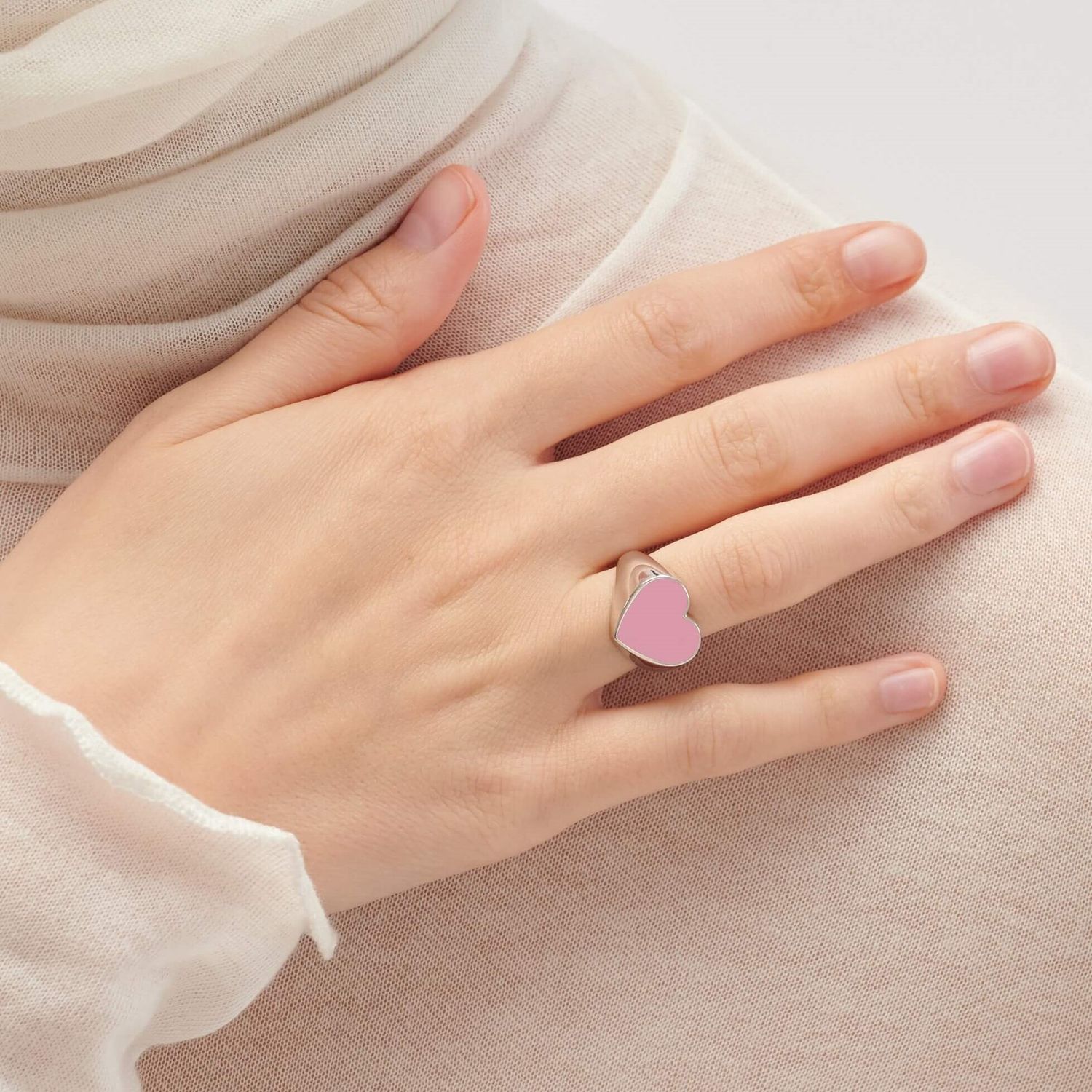 Кольцо-печатка Silver Big Pink Heart Ring