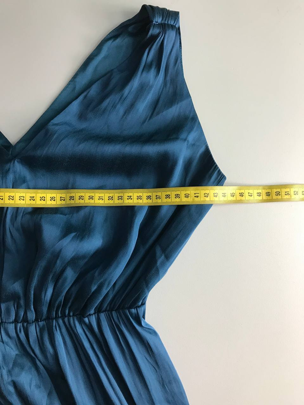 Платье H&M шелковистое, маркировка 36, визуально на 42 размер