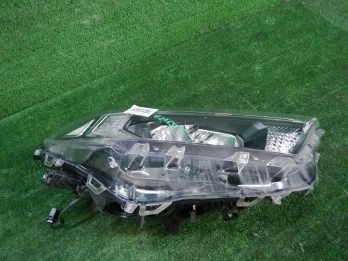 Фара правая Toyota RAV4 5 XA50 (2018-н.в.) LED