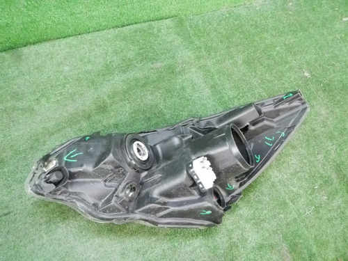 Битая Фара правая Subaru Outback 5 (2014-2018) LED