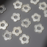 Подвеска "Незабудка", 19,5мм, кремовый акрил