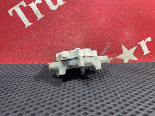 Моторчик стеклоподъемника 2019 года.