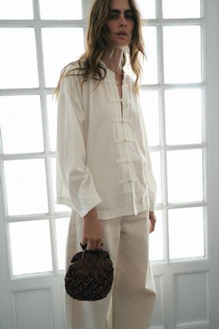 ZARA МИНИ-СУМКА В ВИДЕ ФРУКТА С БУСИНАМИ, КОРИЧНЕВЫЙ