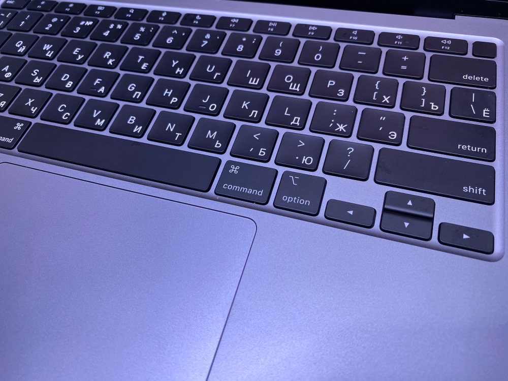 MacBook Air 13 2020 M1 /8GB/256GB A2337 (18 циклов)