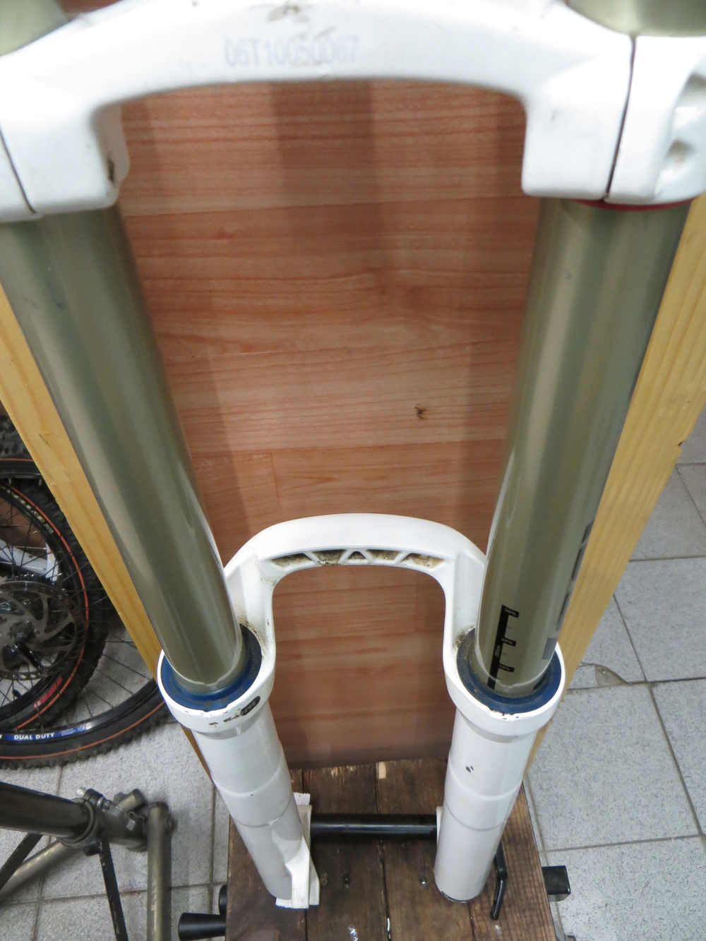 Вилка Rock Shox BoXXer RC Coil 26