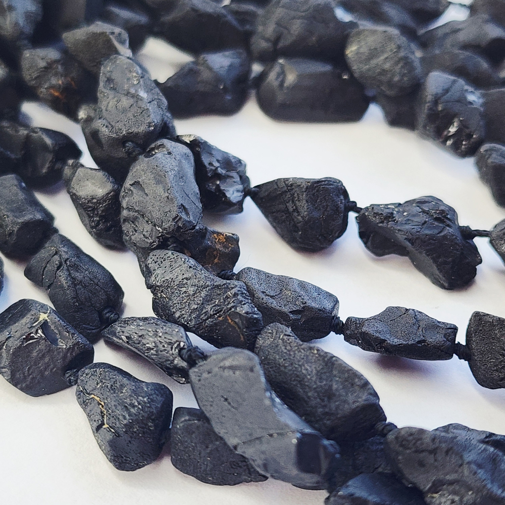 Черная шпинель, природные дикие бусины, 8-15мм, цена за нить 10см