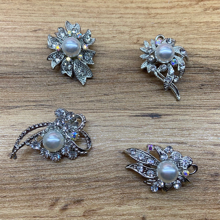 Брошь Elegant Узор микс жемчужинка стразы хамелеон кристалл металл серебристый