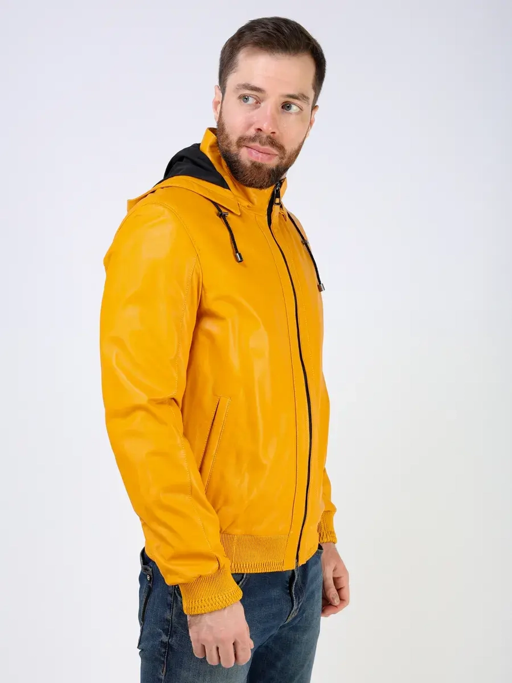 Куртка кожаная натуральная с капюшоном