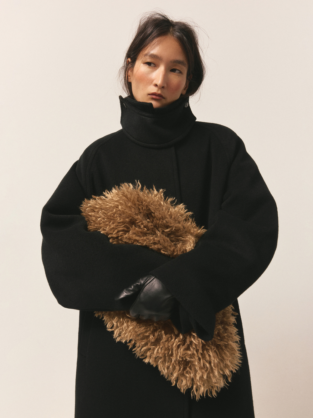 Клатч из эко-меха ламы