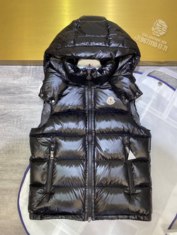 Пуховый жилет Moncler