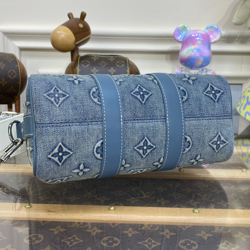 Louis Vuitton Keepall 25