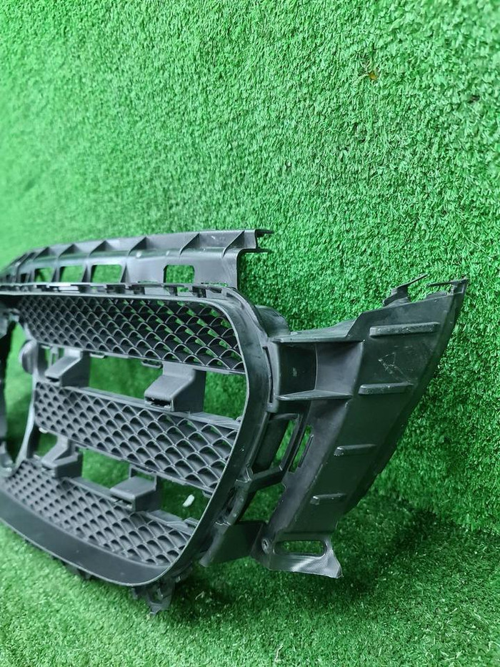 Решетка радиатора Mercedes E W213 (2016-2021)