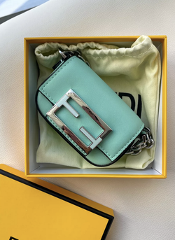 Fendi Nano Baguette 11 cm