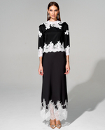 Юбка длины макси с отделкой французским кружевом