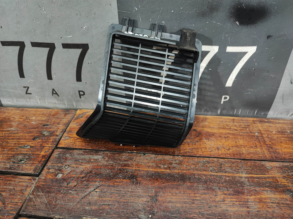 Накладка решетка багажника левая Skoda Kodiaq 16-нв Б/У Оригинал 565868151