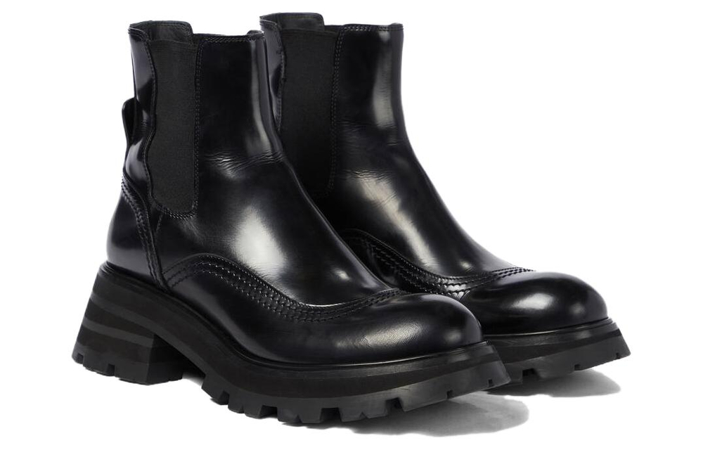 Alexander McQueen Chunky sole Chelsea Boots Women"s