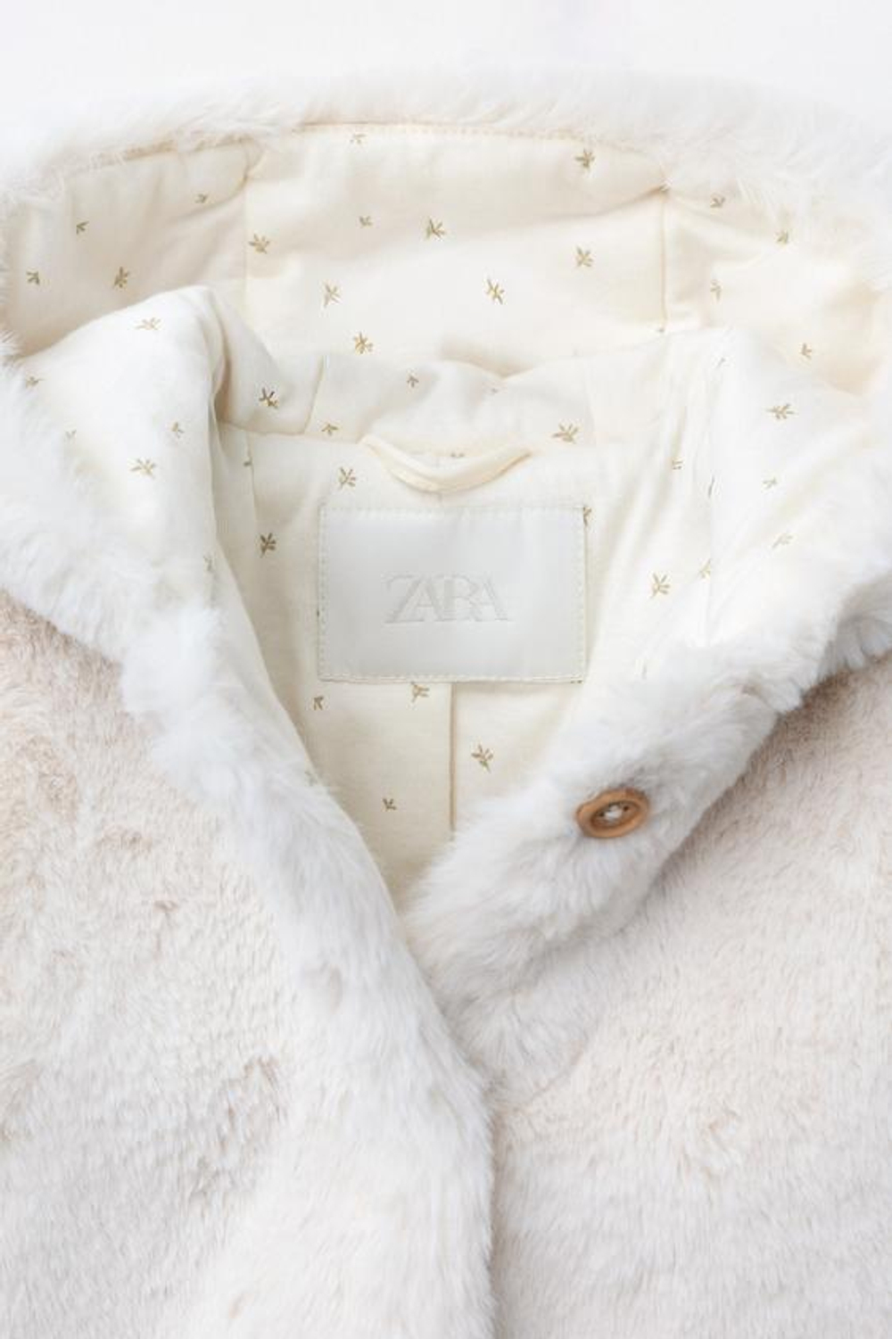ZARA КУРТКА С КАПЮШОНОМ ИЗ ИСКУССТВЕННОГО МЕХА, ЭКРЮ
