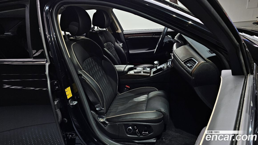 Genesis G90 5.0 AWD (04.2021)