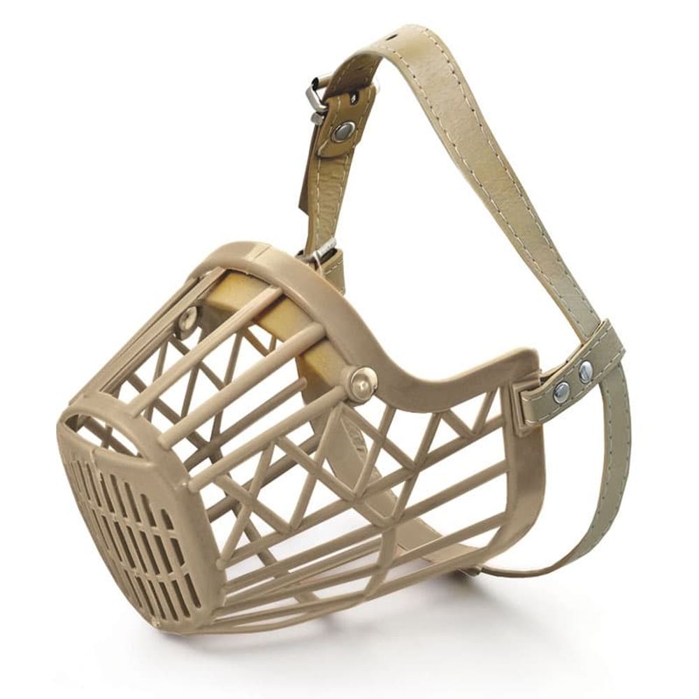 Намордник (Triol) пластиковый с кожаным ремешком №7, 10*6,5*14см