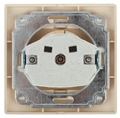 Розетка Intro Plano 1-202-02 с заземлением 2P+E Schuko 16А-250В IP20 скрытой установки слоновая кость