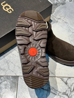 UGG