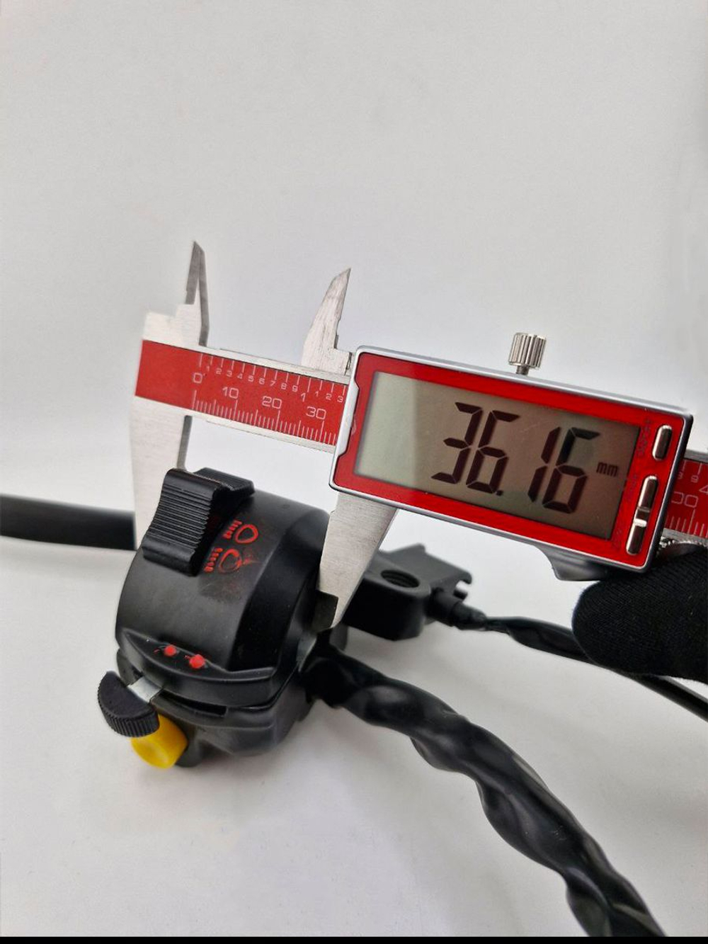 Блоки переключателей руля с рычагами тормоза/сцепления