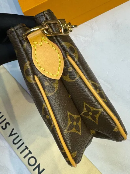 Сумка-клатч Louis Vuitton Liv, коричневый