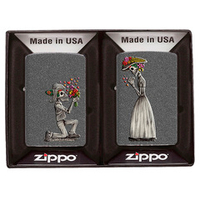 Набор из двух зажигалок Zippo Влюбленные зомби с покрытием Iron Stone