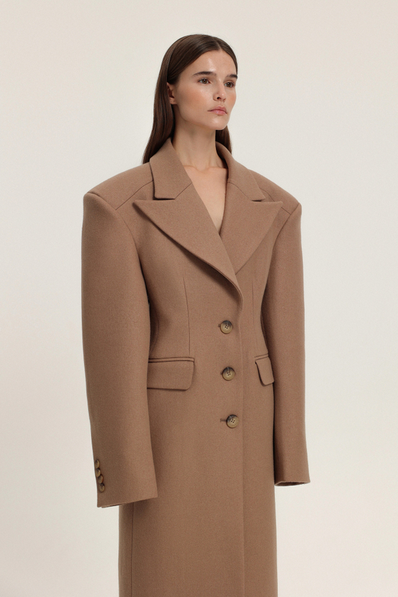 Пальто приталенного силуэта