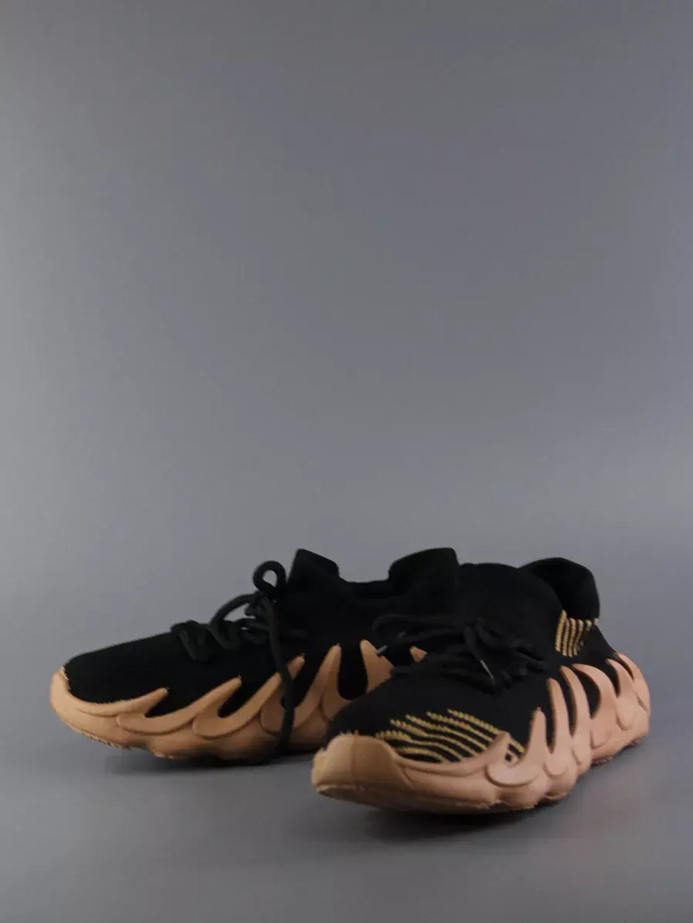 Кроссовки Изики детские - Yeezy boost- черно-коричневые