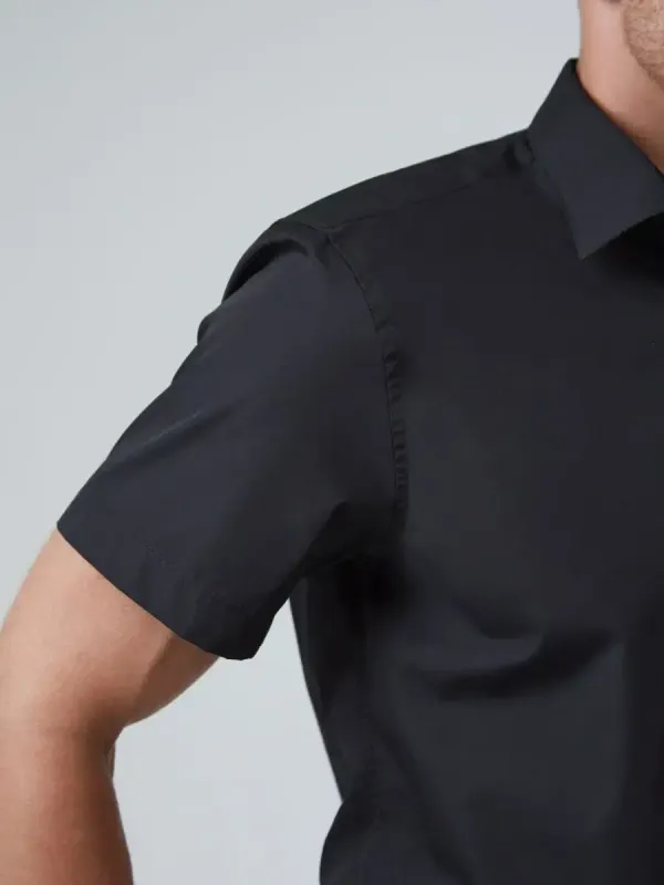 Рубашка приталенная SLIM FIT с коротким рукавом, черная