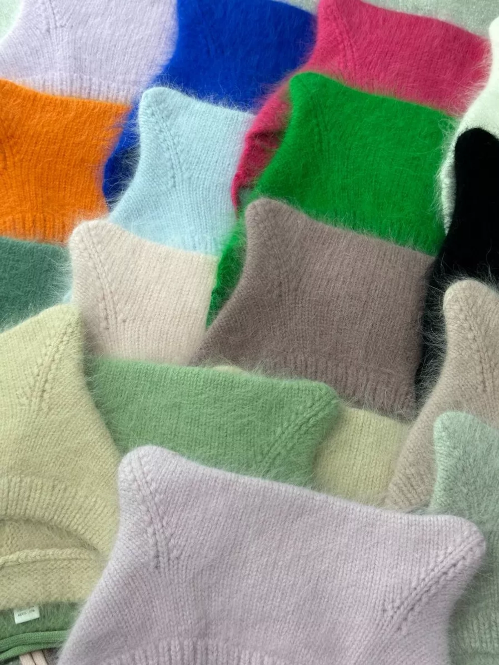 Шапка с ушками зимняя ангора вязаная