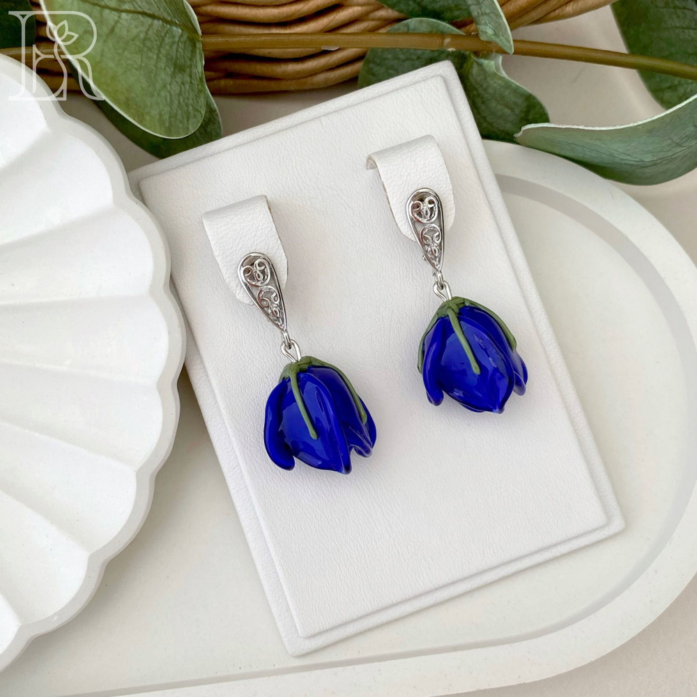 LEFIREL' Серьги серебряные женские "Индиго" с цветами из муранского стекла / ювелирные украшения из родированного серебра 925