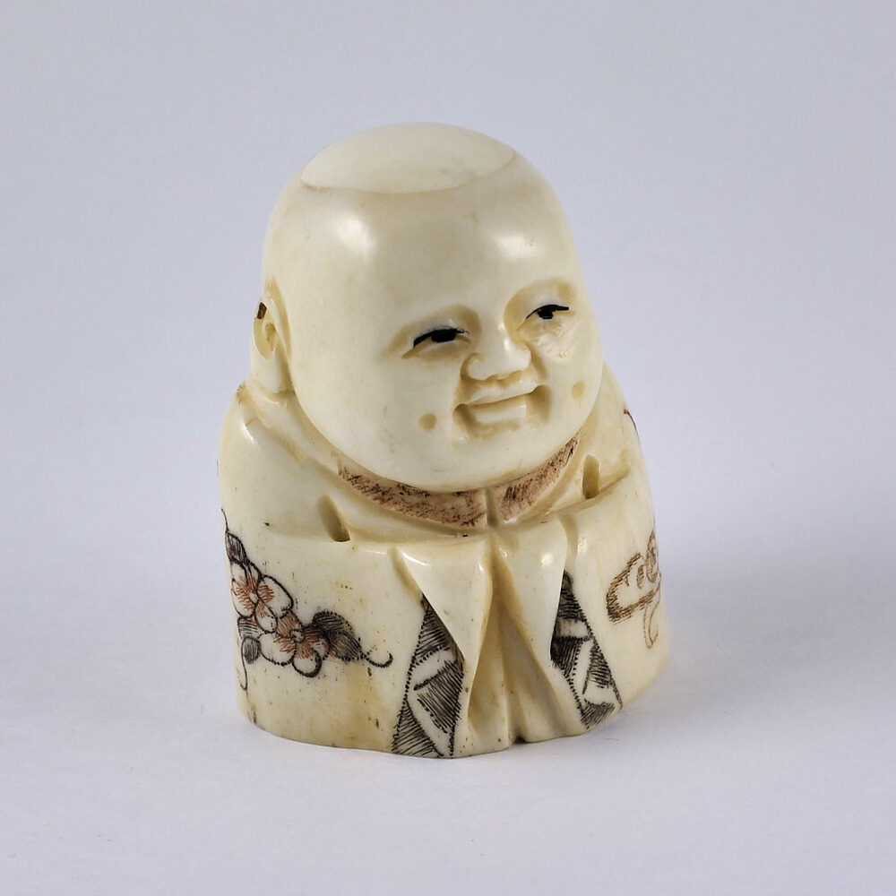 Нэцкэ Ребенок Карако в кимоно