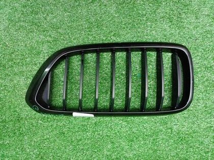 Решетка радиатора левая BMW 6er G32 (2017-2020)