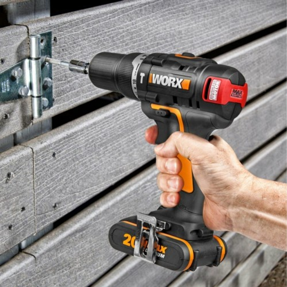 Дрель-шуруповерт аккумуляторная Worx WX367.1 ударная, бесщеточная, набор оснастки 158 пред.