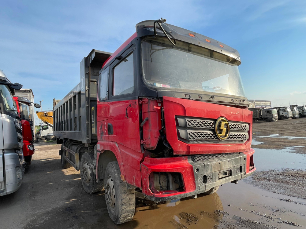 Shacman (Shaanxi) SX* 8x4 Самосвал SX33186T366 (Дизельный, 11,6 л, 369 л.с., МТ)