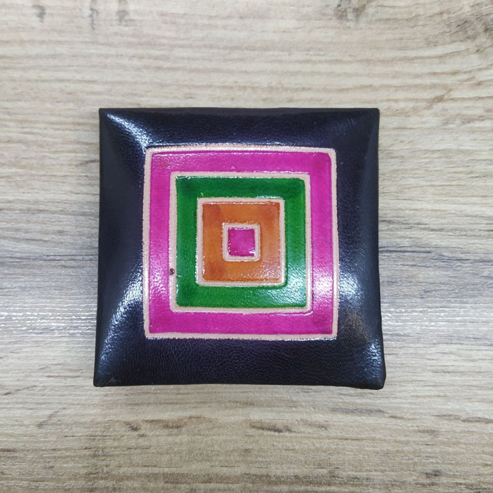 Кошелек под мелочь Квадрат, цвет черный, кожа, ручной принт 7x7x1,5 см