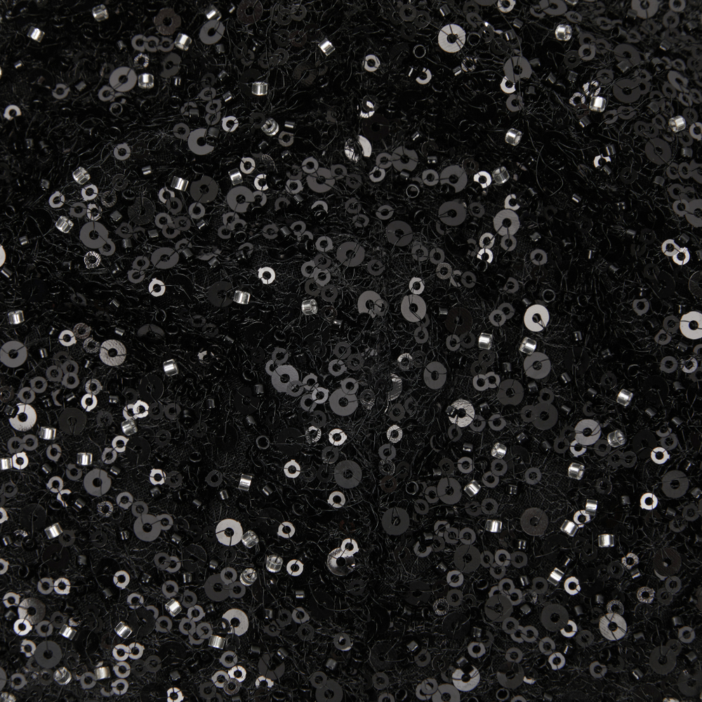 Шапка из бисера и пайеток