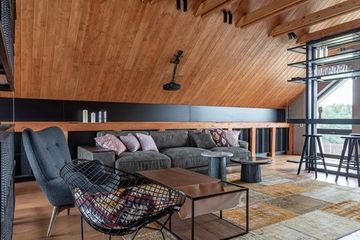 Лофт с сетчатым баром