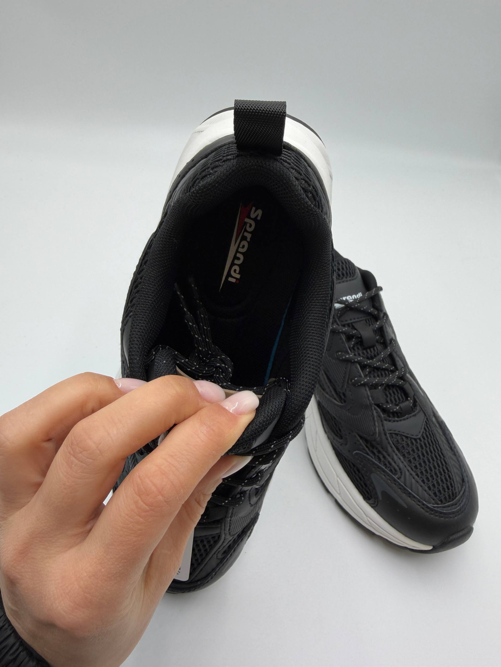 Женские кроссовки арт. 7W226C86-1 цвет "чёрный/белый"