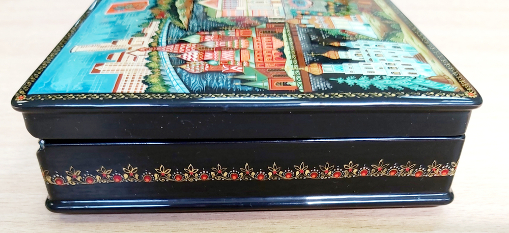 Шкатулка "Достопримечательности Москвы"  худ. Костерина (Ручная роспись Палех)