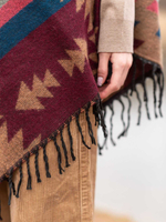 Пончо женское шерстяное с орнаментом