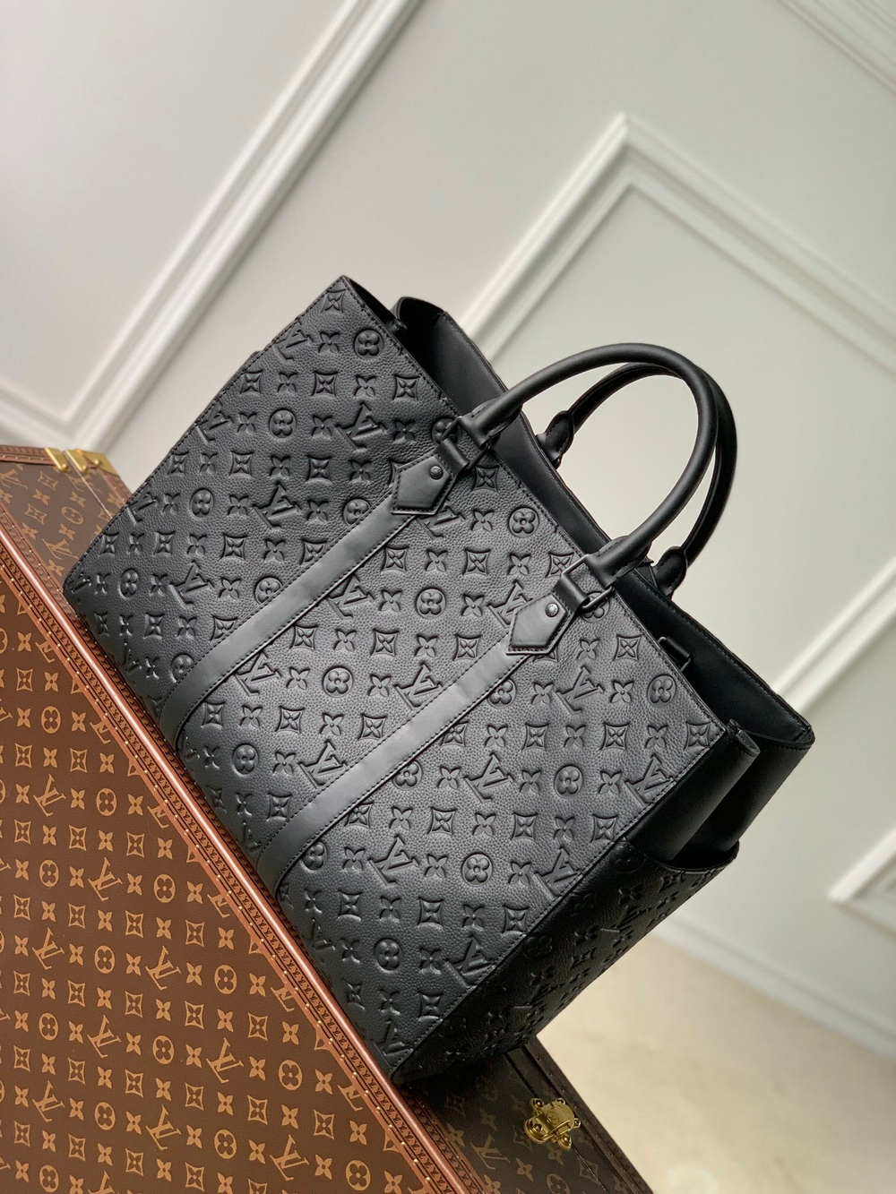Louis Vuitton Sac Plat 24H Bag