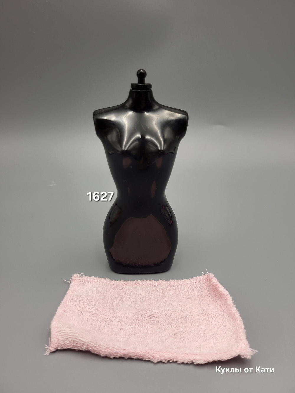 Аксессуар для куклы Барби винтаж - полотенце 01627