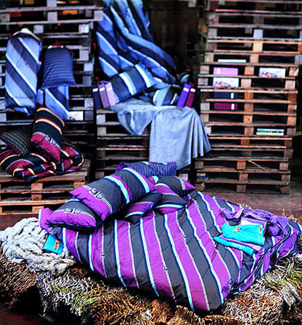 Постельное белье 2 спальное евро Besana Closed-Up