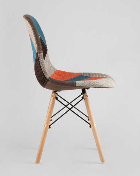 Eames DSW в тканевой обивке в стиле пэчворк, сиденье платиковое, ножки деревянные
