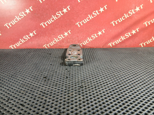 Кронштейн стойки заднего стабилизатора