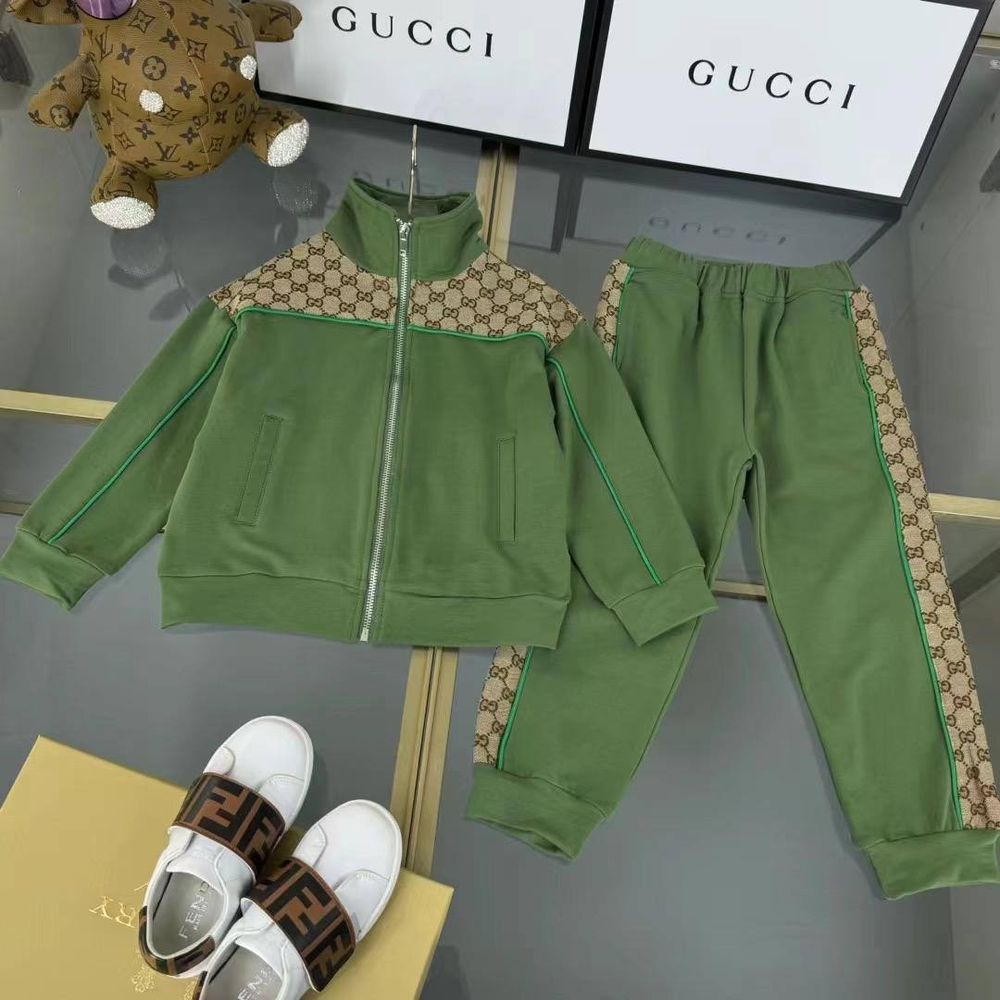 Костюм Gucci