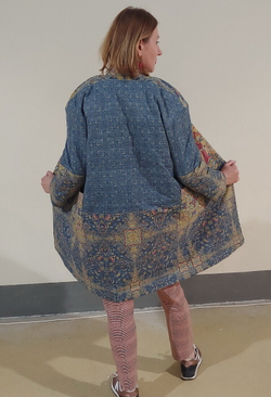 Пальто "Кормление птиц", по мотивам французского гобелена 15 века, выполненного в технике мильфлёр